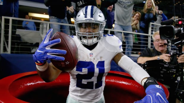 ezekiel-elliott-salvation-army.jpg